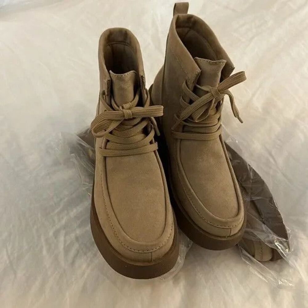 Old Navy Women’s Chukka Boots – Size 8, Gray Suede, Lace-Up Desert Style, Casual - Picture 3 of 6